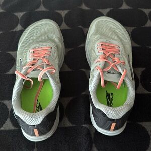 Torin 5, women’s size 8.5.slightly used but in good condition